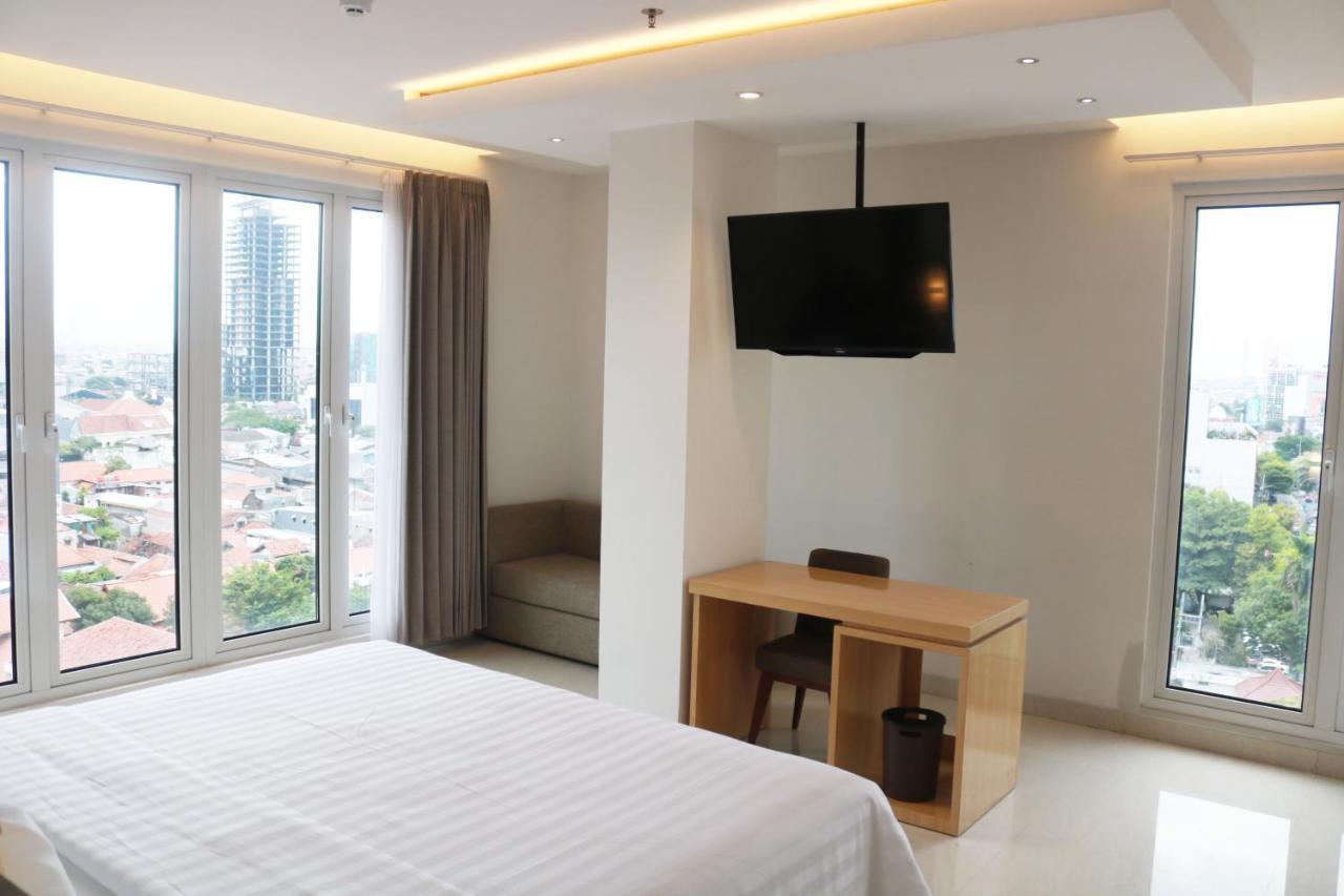 Surabaya River View Hotel Екстер'єр фото