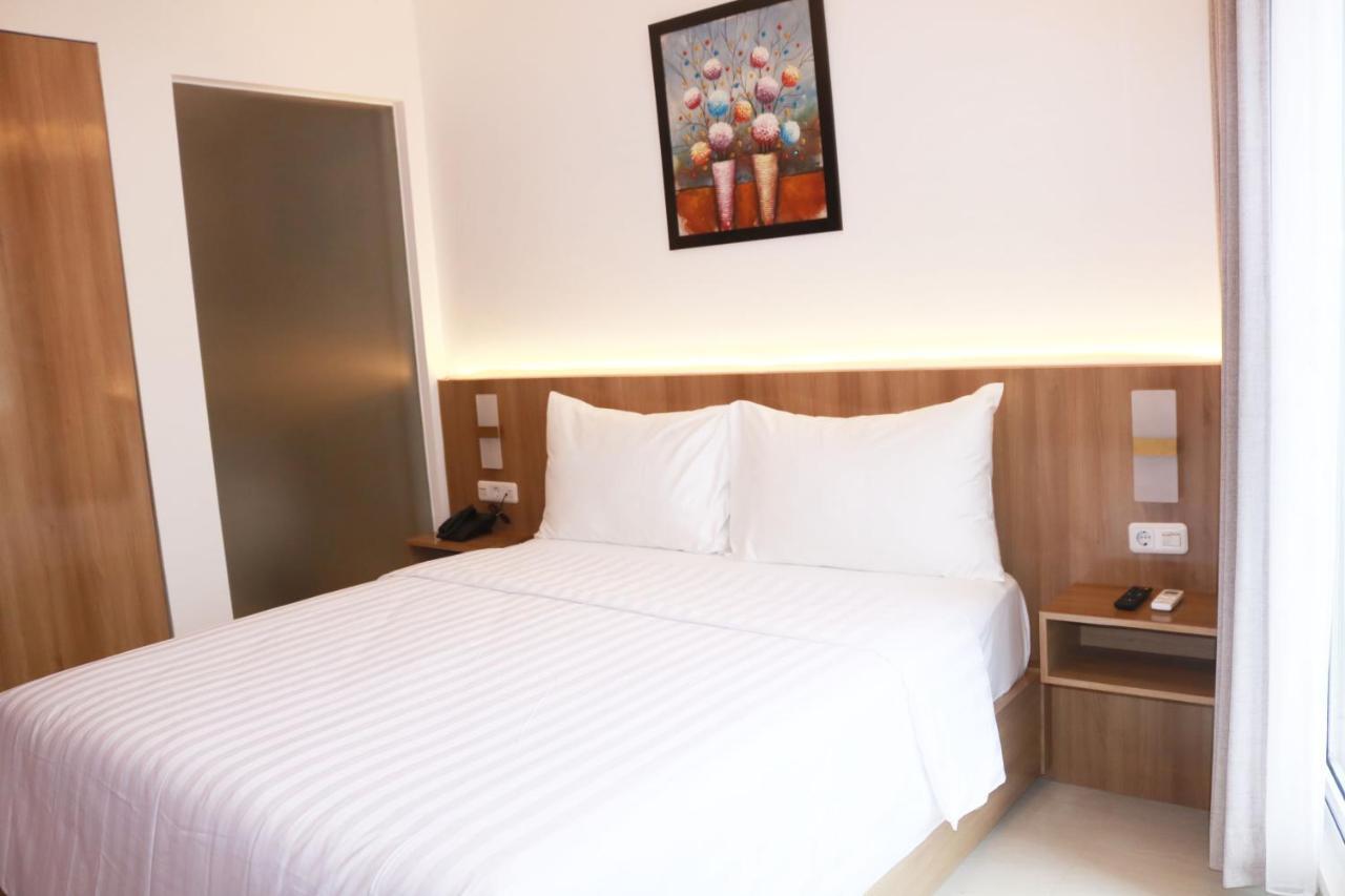 Surabaya River View Hotel Екстер'єр фото