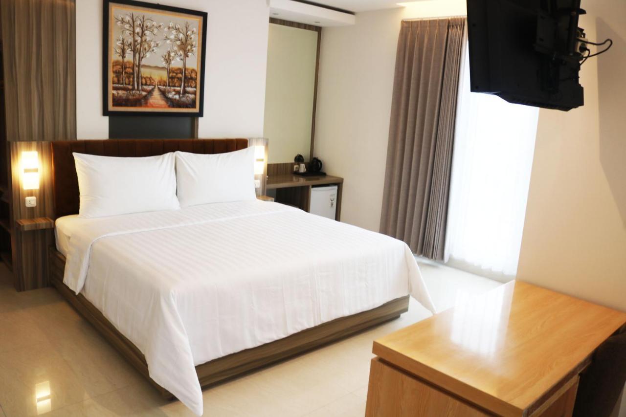 Surabaya River View Hotel Екстер'єр фото