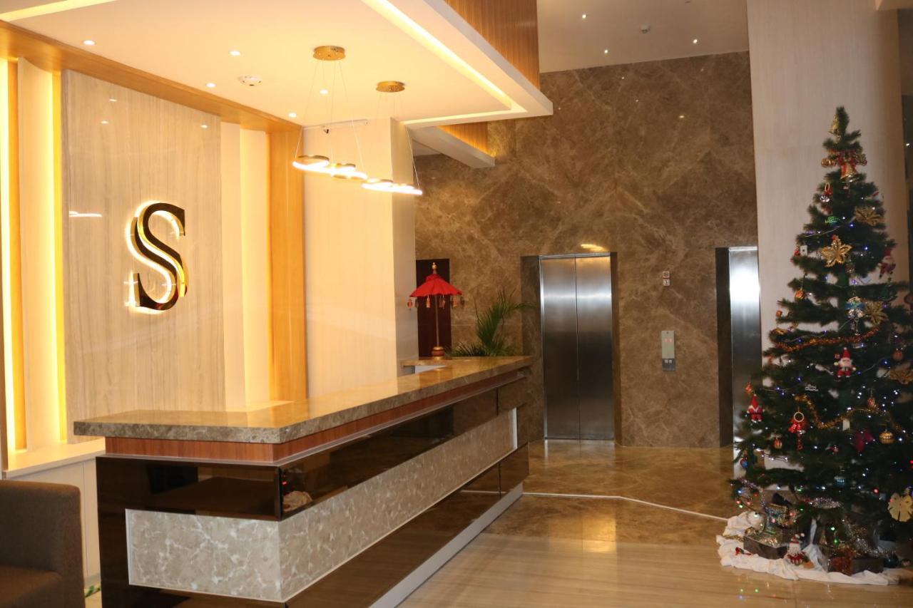 Surabaya River View Hotel Екстер'єр фото