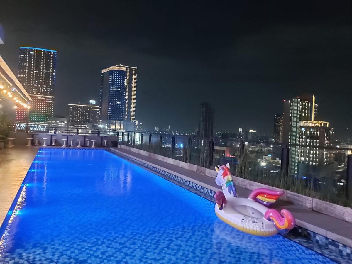 Surabaya River View Hotel Екстер'єр фото