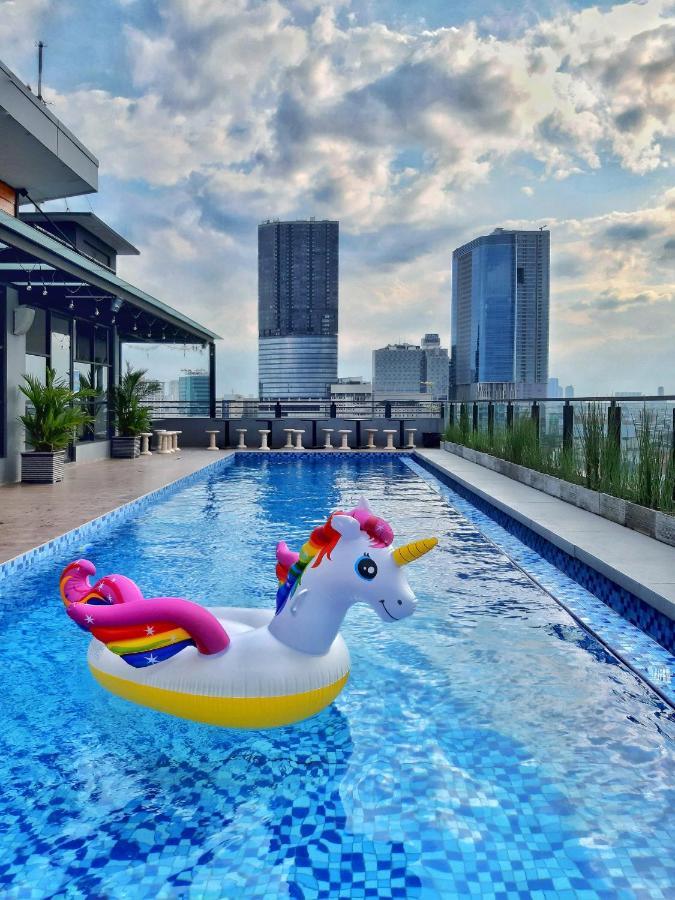 Surabaya River View Hotel Екстер'єр фото