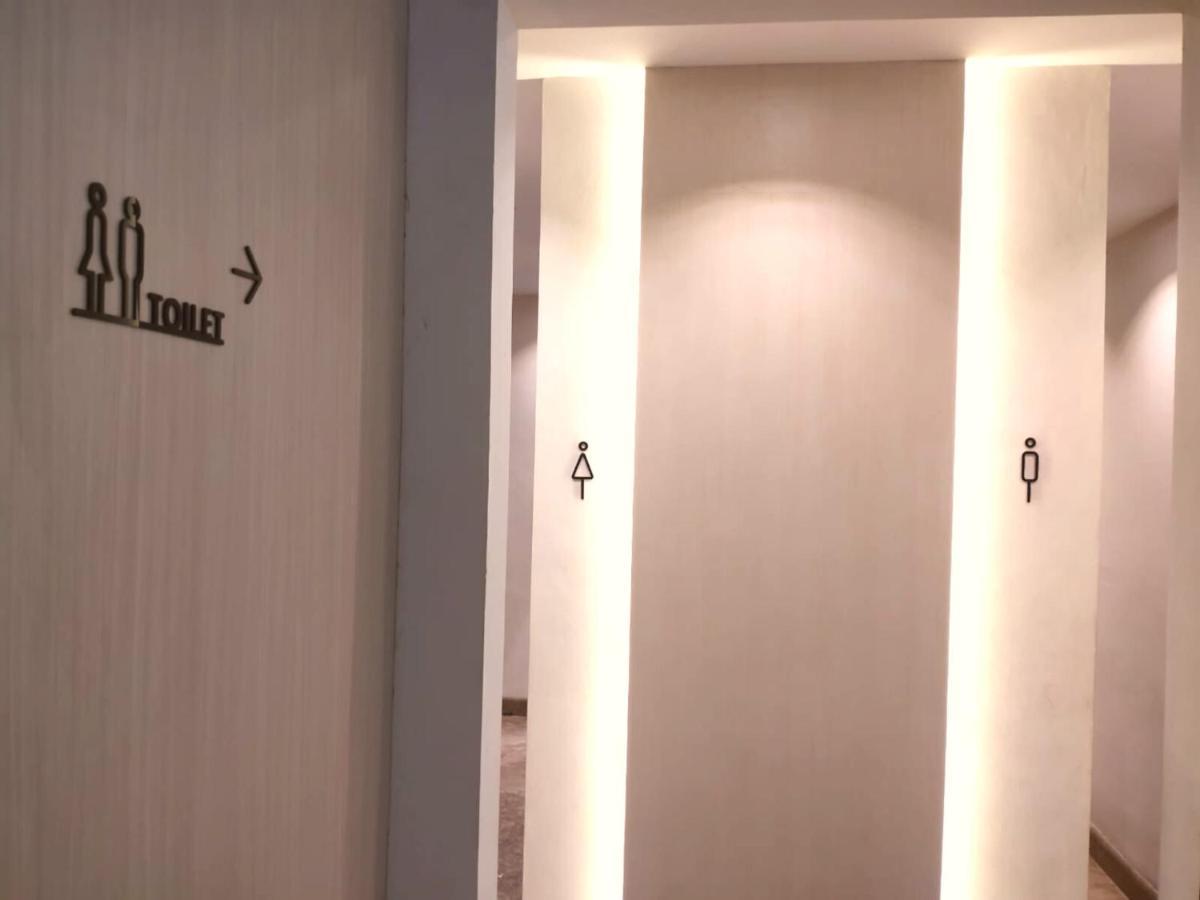 Surabaya River View Hotel Екстер'єр фото