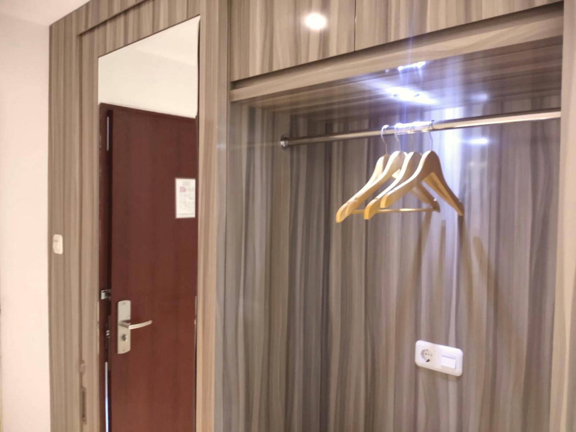 Surabaya River View Hotel Екстер'єр фото