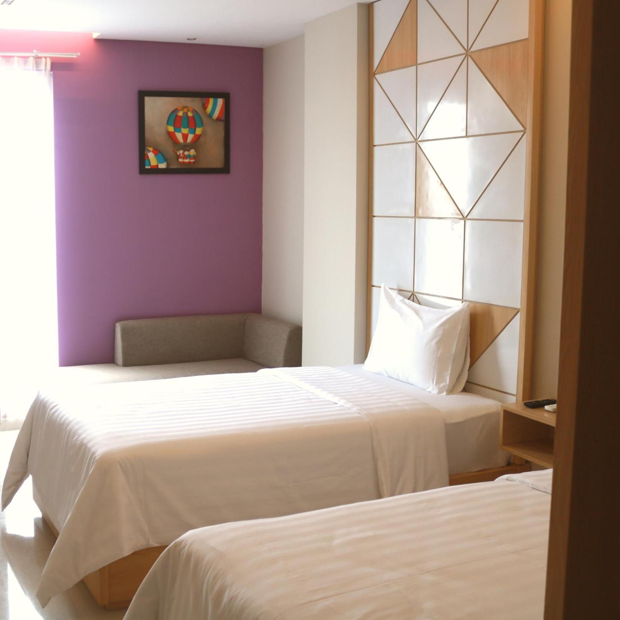 Surabaya River View Hotel Екстер'єр фото