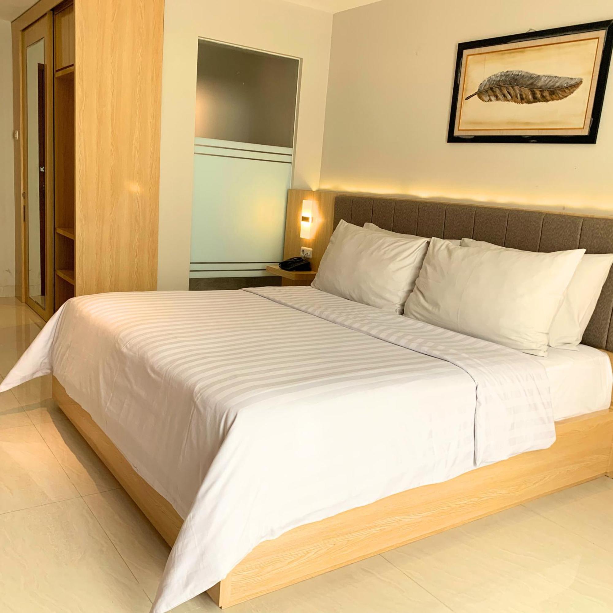 Surabaya River View Hotel Екстер'єр фото